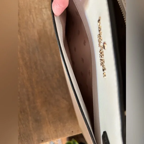 Kate Spade NWOT Beige and Black Classic Women's Bag Set - Picture 7 of 16